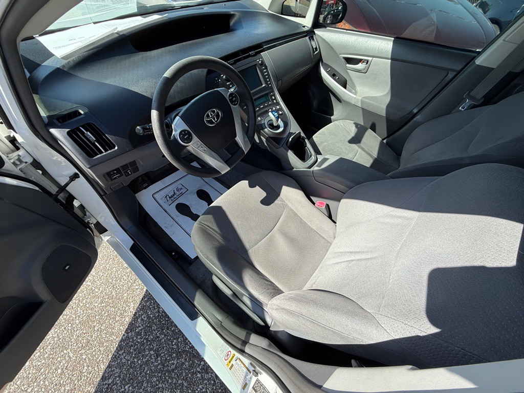 2010 Toyota Prius Image 13