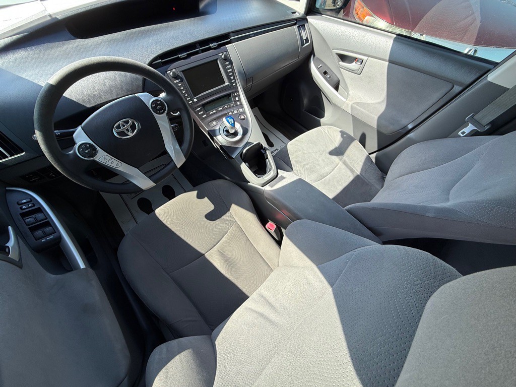 2010 Toyota Prius Image 16