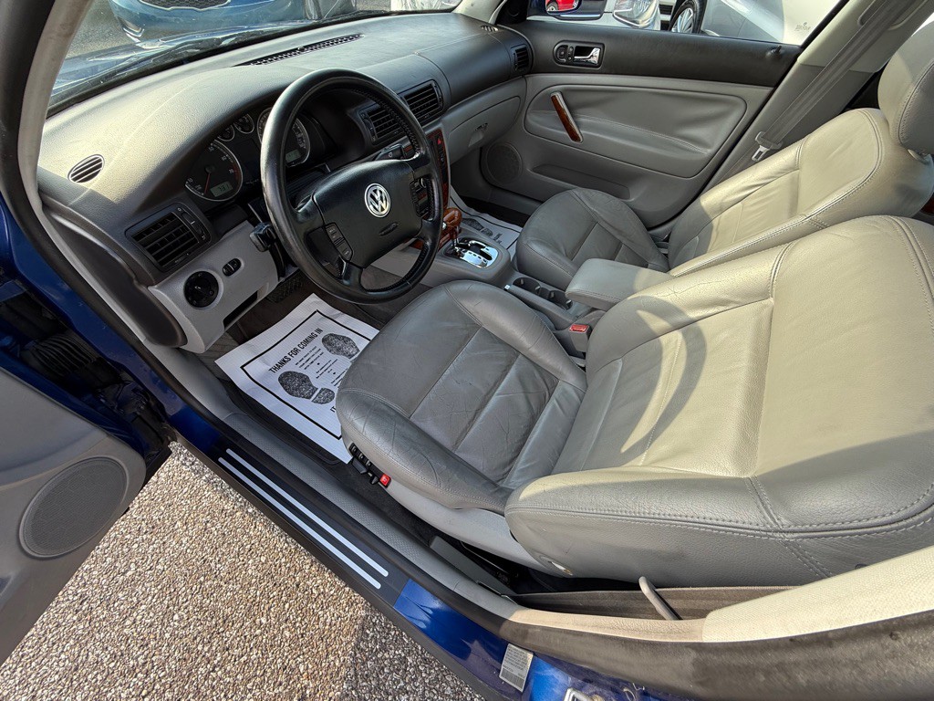 2002 Volkswagen Passat Image 13