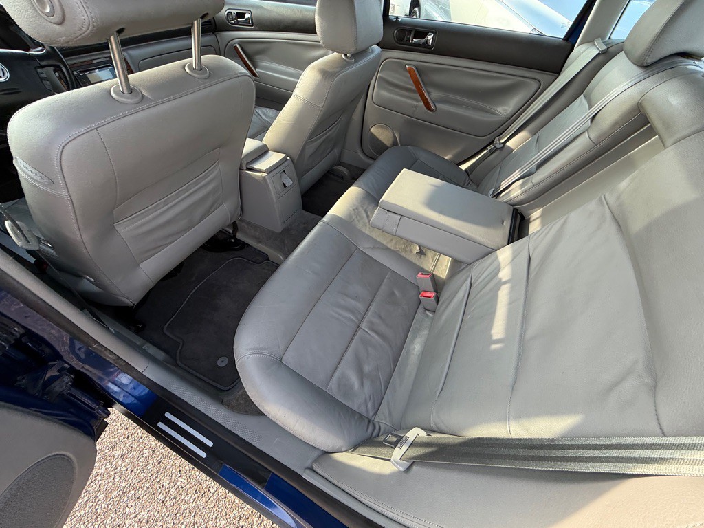 2002 Volkswagen Passat Image 15