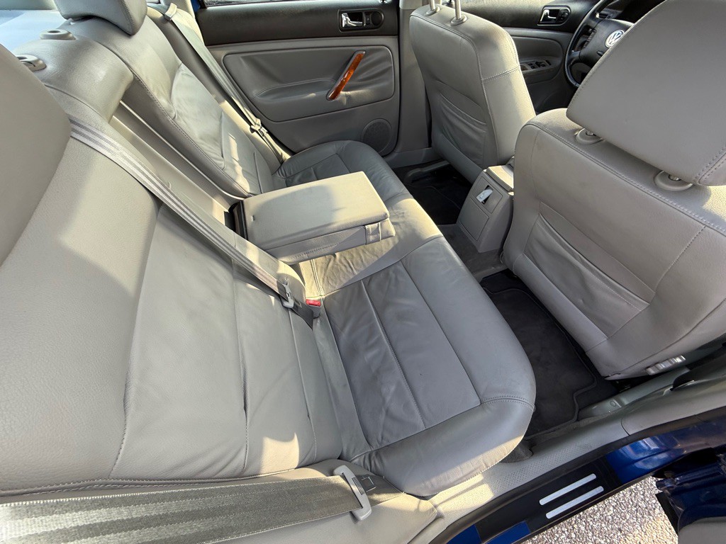 2002 Volkswagen Passat Image 17