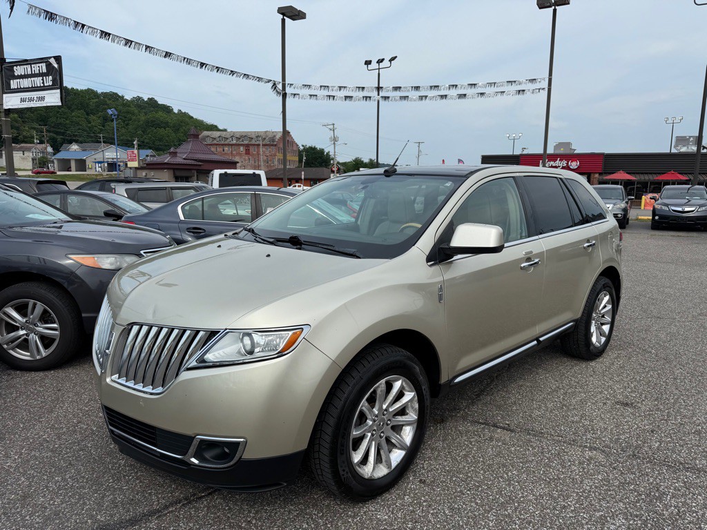 2011 Lincoln MKX Image 2