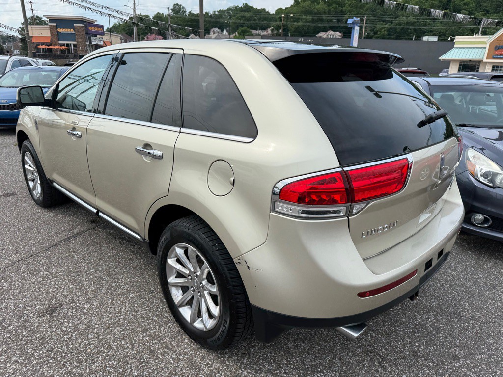 2011 Lincoln MKX Image 9