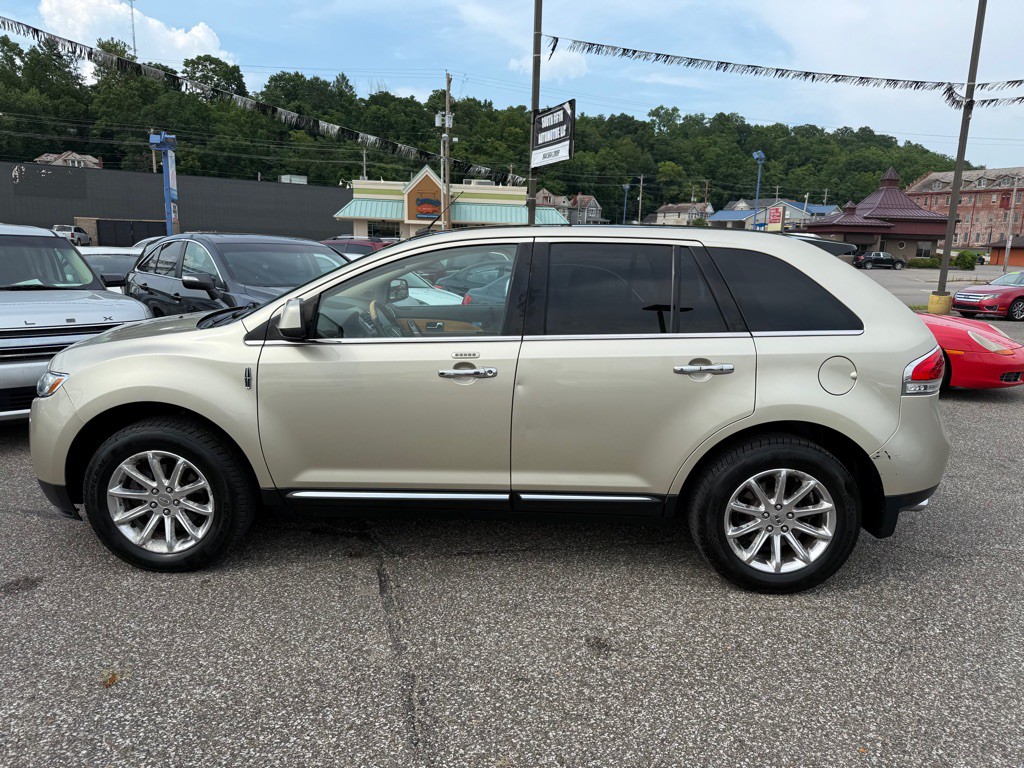2011 Lincoln MKX Image 10