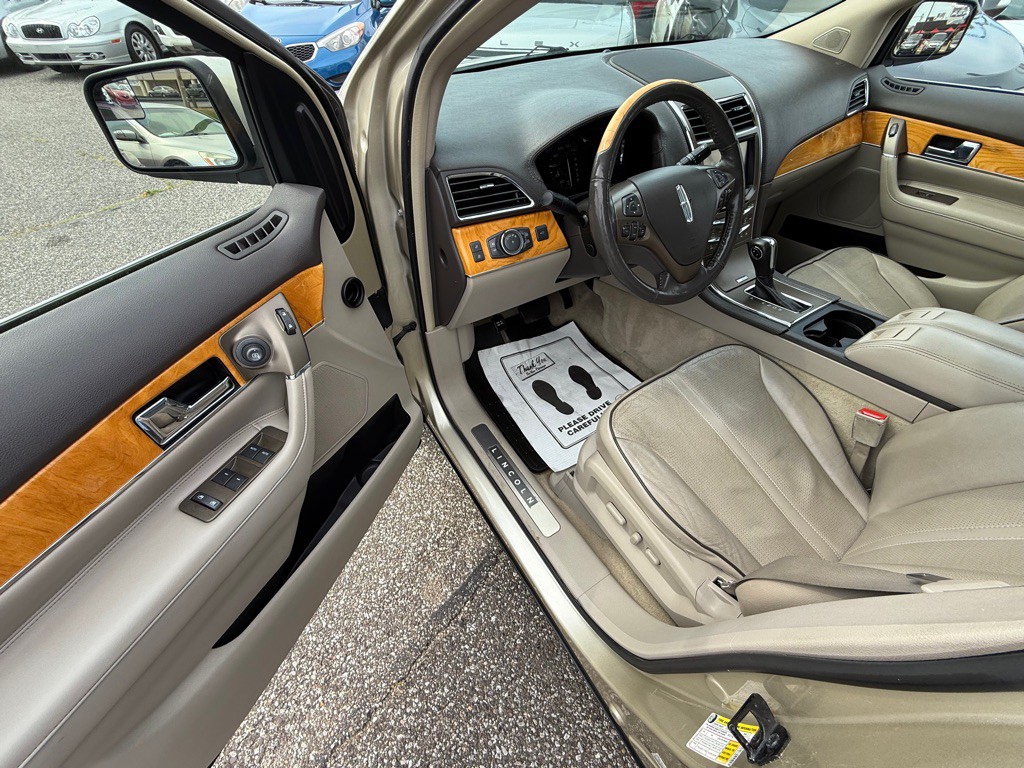 2011 Lincoln MKX Image 12