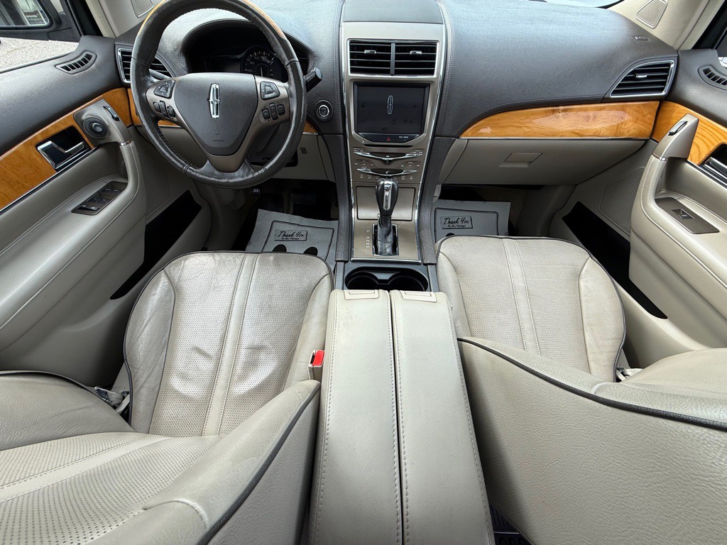 2011 Lincoln MKX Image 16