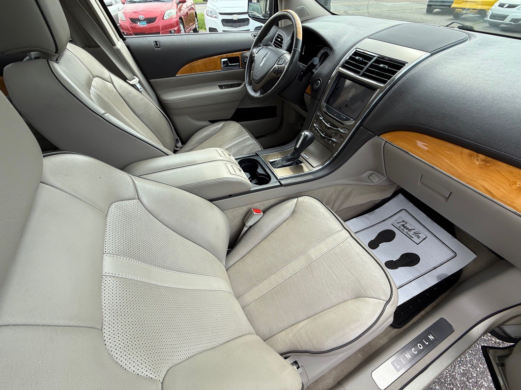 2011 Lincoln MKX Image 17