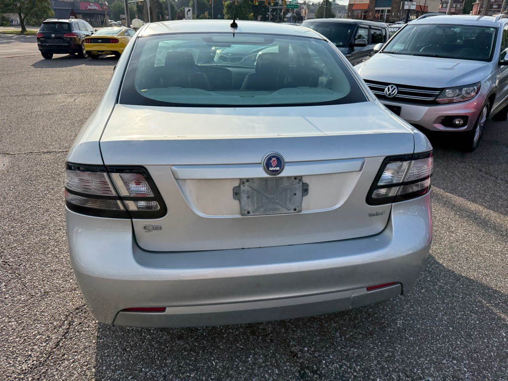 2011 Saab 9-3 Image 8