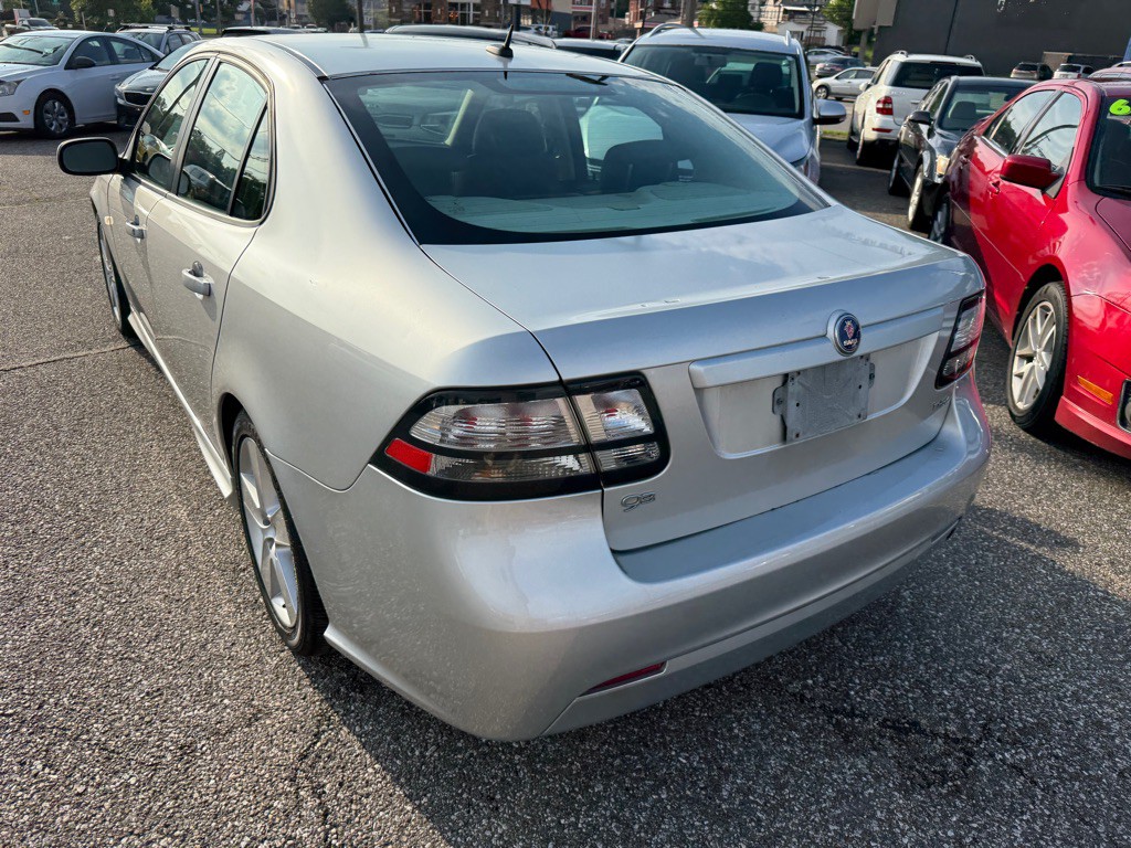 2011 Saab 9-3 Image 9