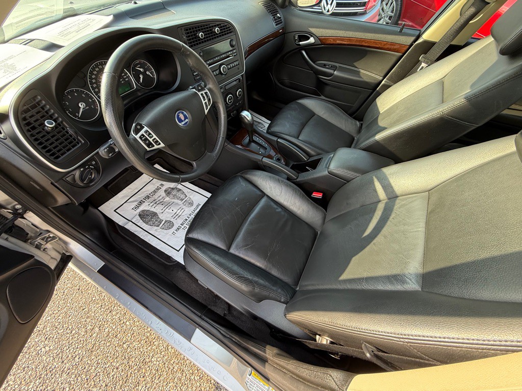 2011 Saab 9-3 Image 12