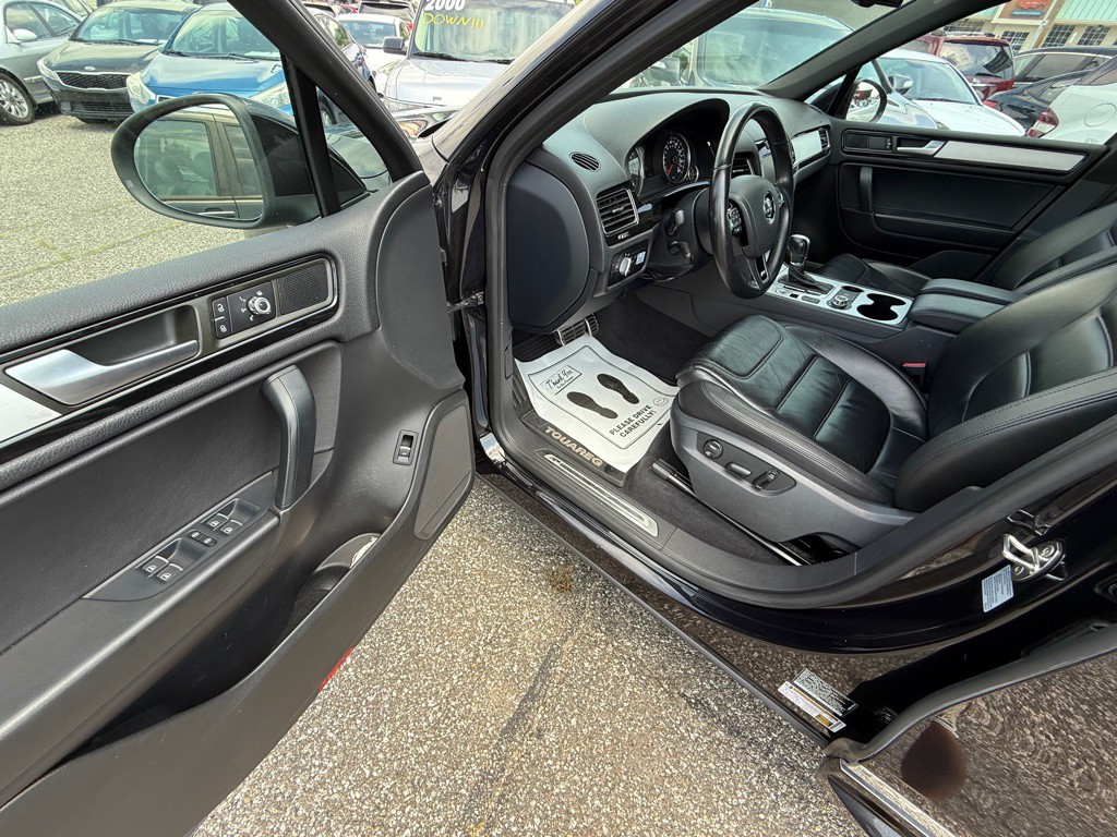 2014 Volkswagen Touareg Image 8