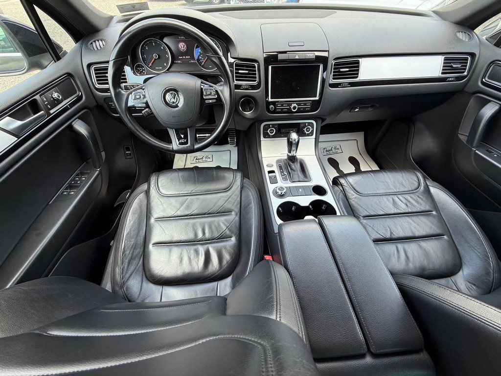 2014 Volkswagen Touareg Image 10