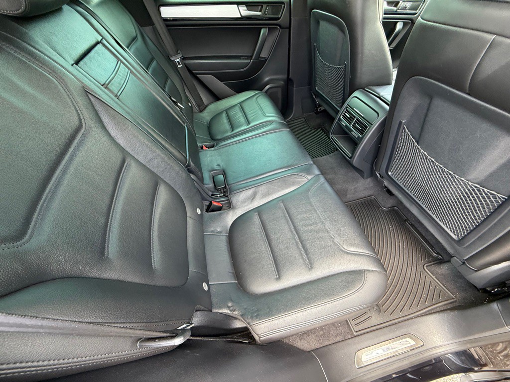 2014 Volkswagen Touareg Image 12