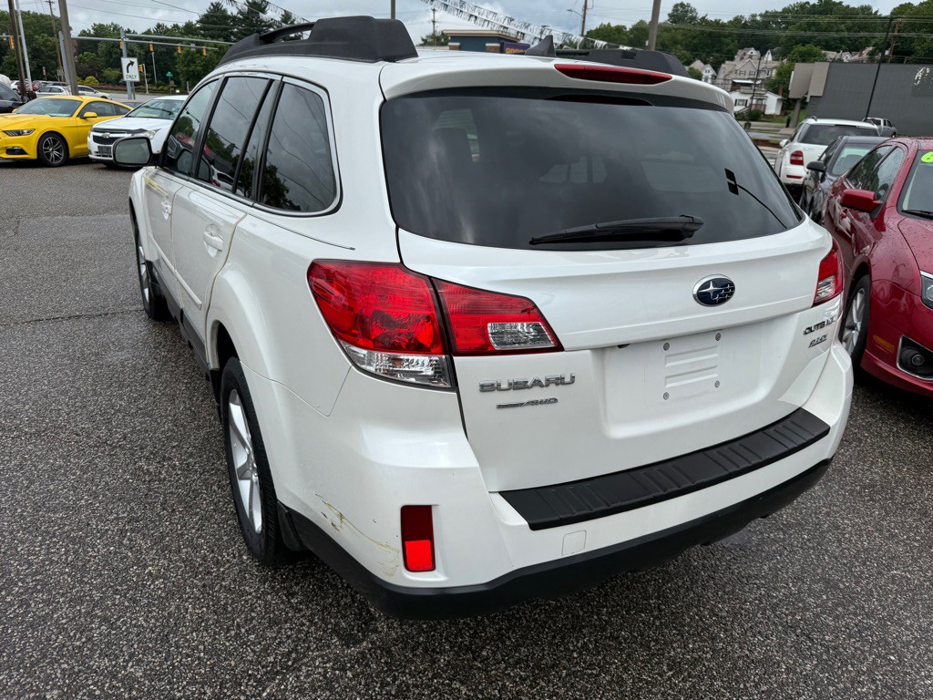 2014 Subaru Outback Image 9