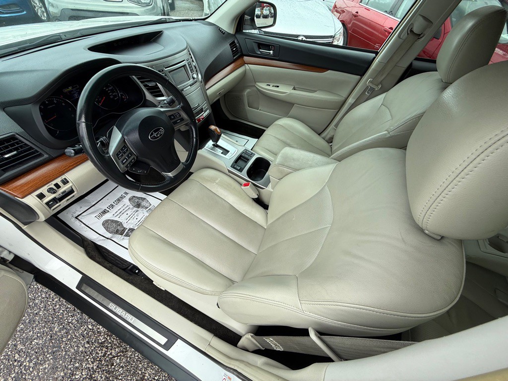 2014 Subaru Outback Image 12