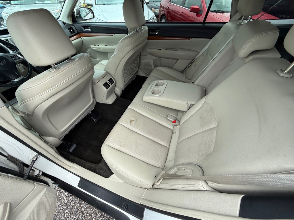 2014 Subaru Outback Image 15
