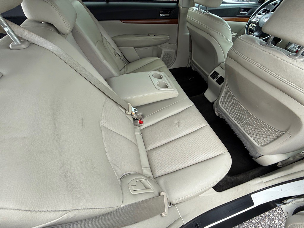 2014 Subaru Outback Image 16