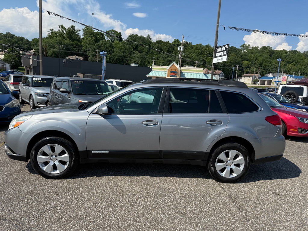 2010 Subaru Outback Image 13