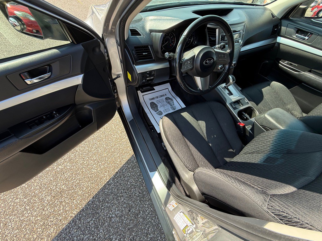 2010 Subaru Outback Image 15