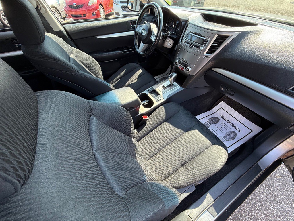 2010 Subaru Outback Image 19