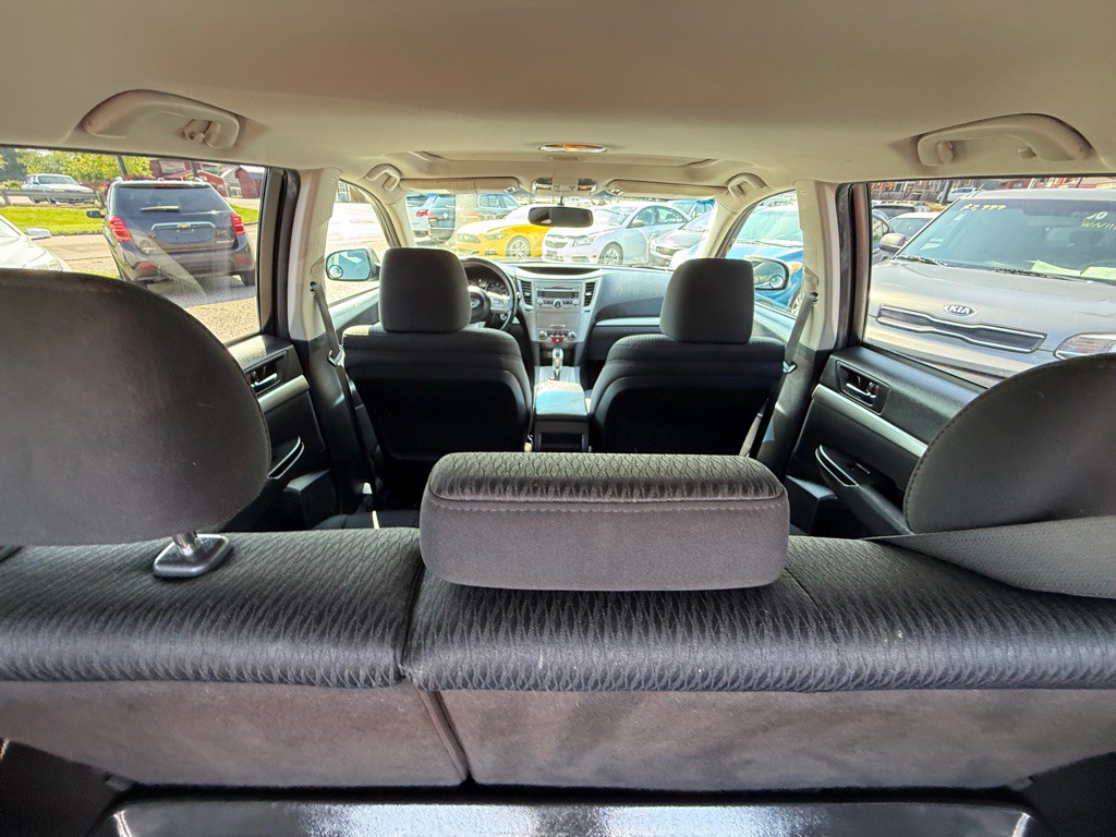 2010 Subaru Outback Image 21