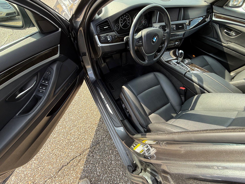2015 BMW 5 Series Image 16