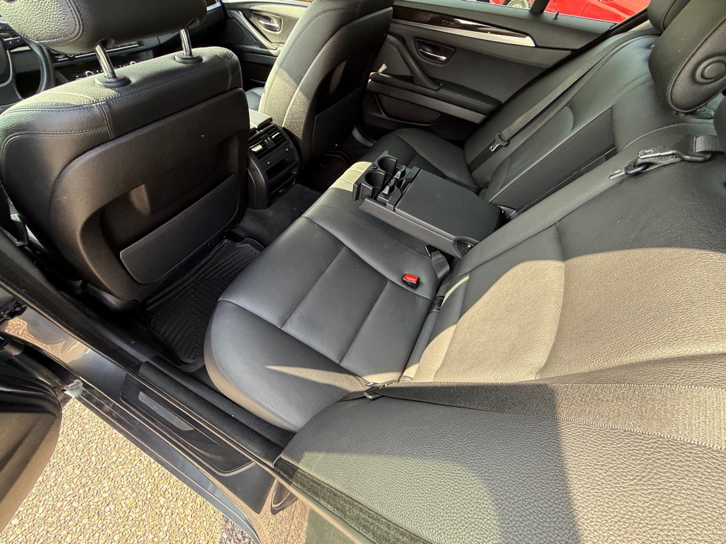 2015 BMW 5 Series Image 17