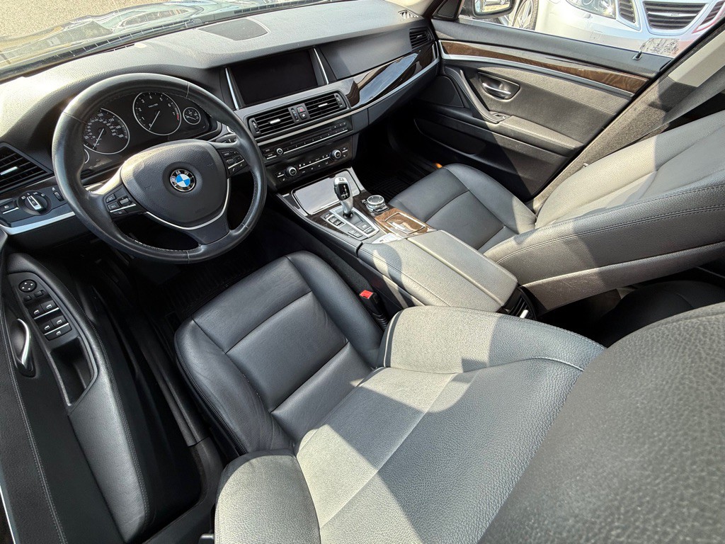 2015 BMW 5 Series Image 18