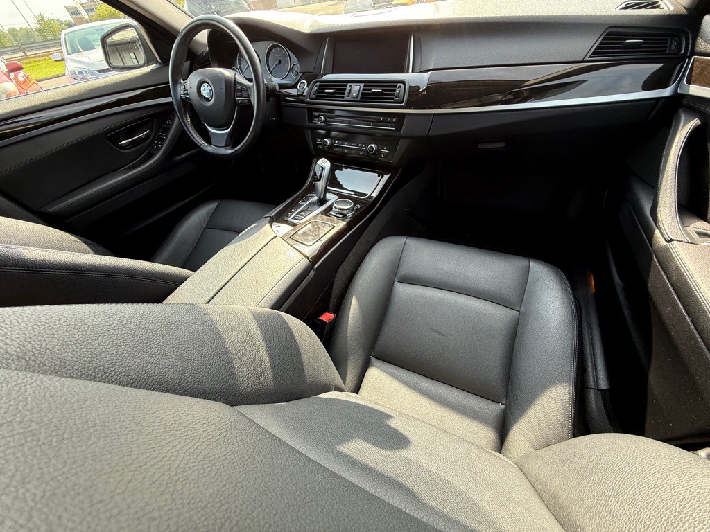 2015 BMW 5 Series Image 20