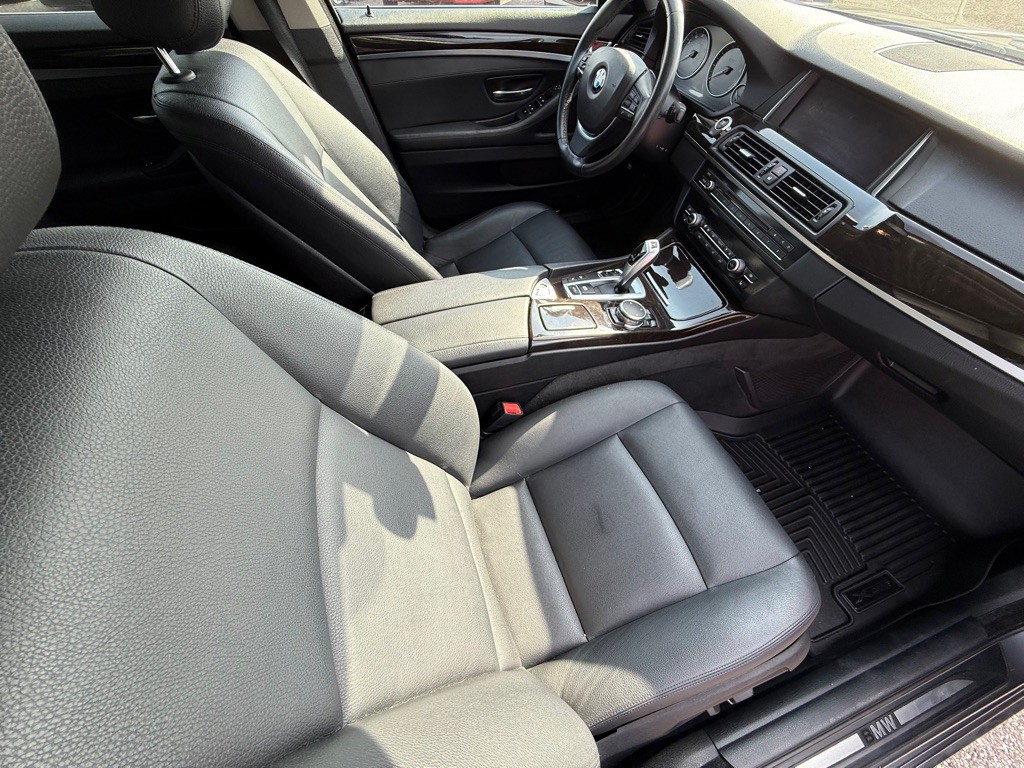 2015 BMW 5 Series Image 21
