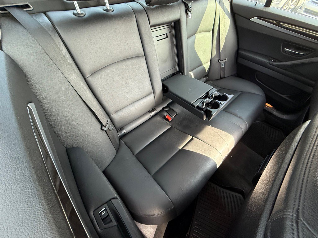 2015 BMW 5 Series Image 22
