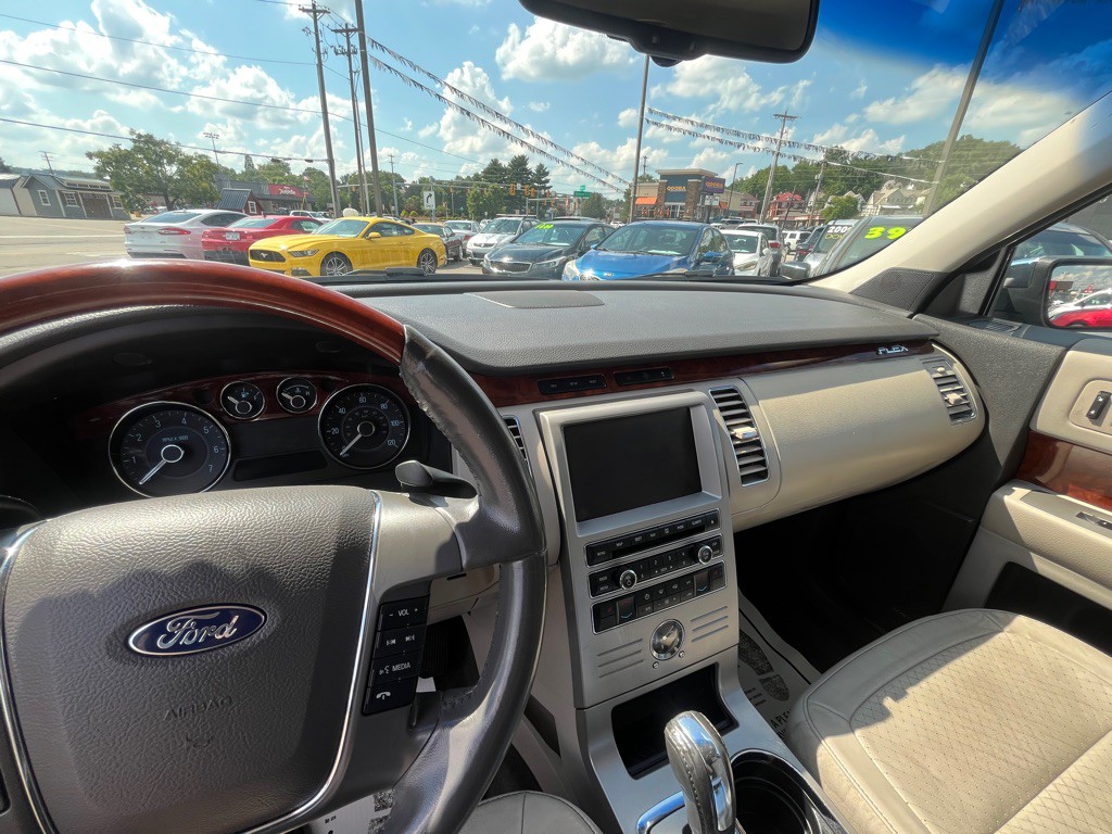 2010 Ford Flex Image 11