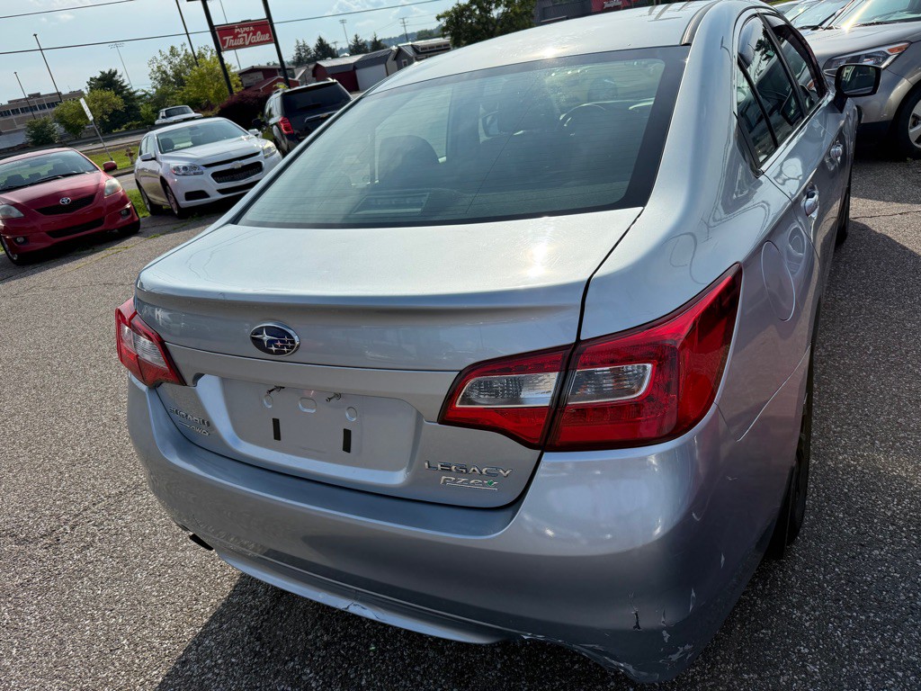 2017 Subaru Legacy Image 7