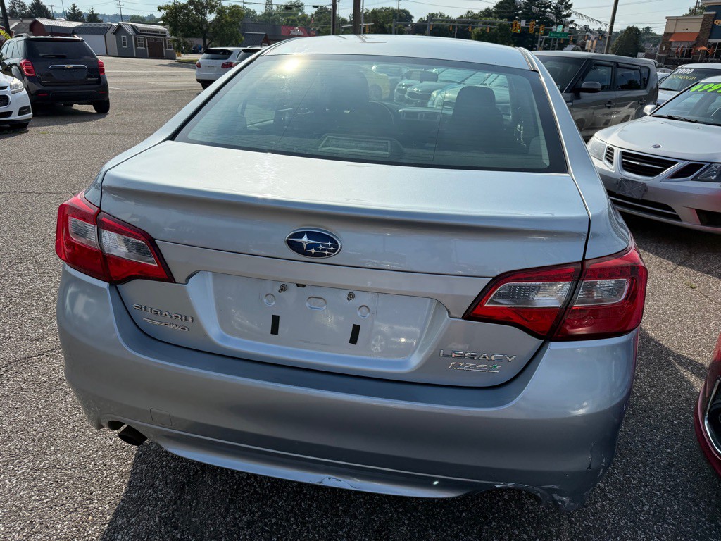2017 Subaru Legacy Image 9