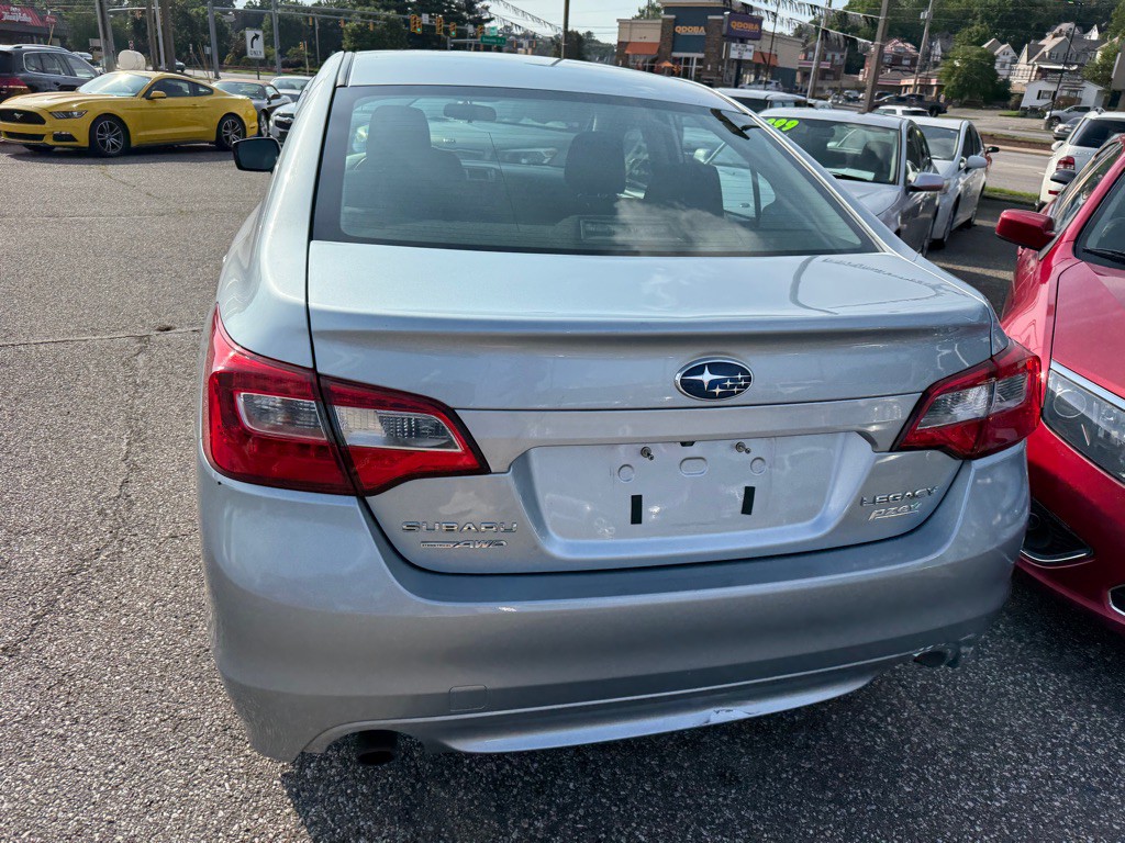 2017 Subaru Legacy Image 10