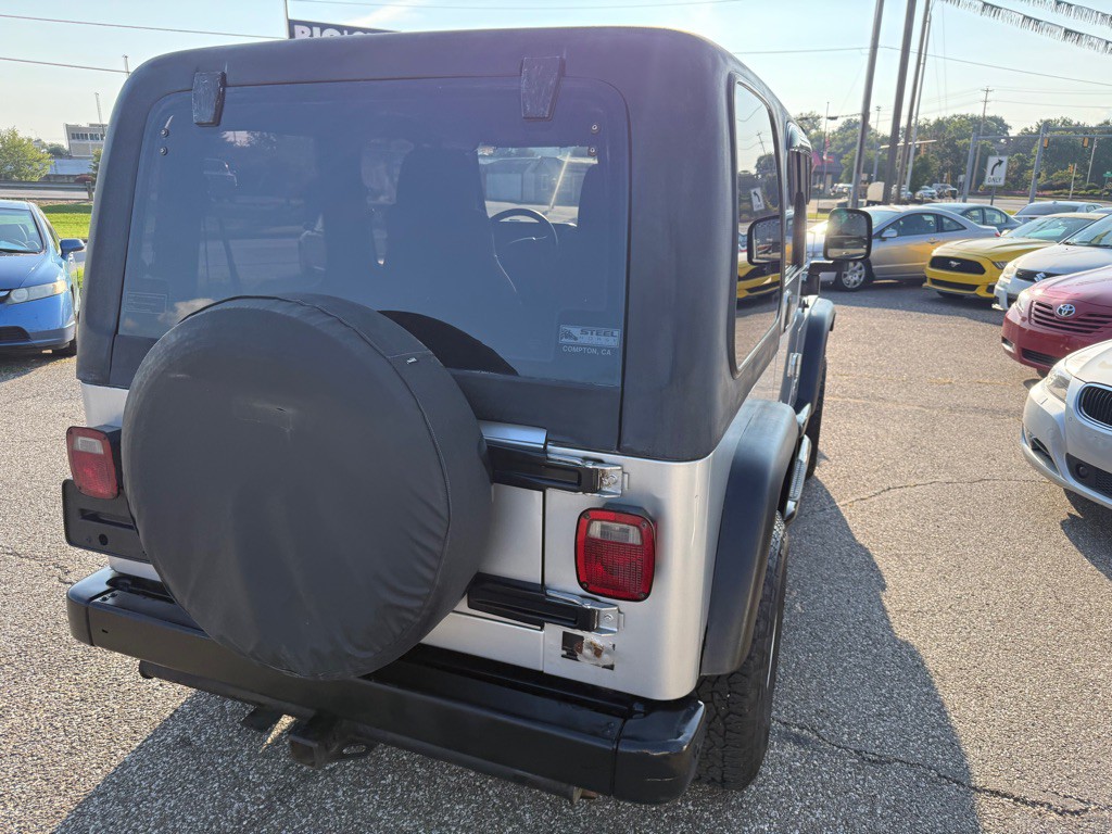 2004 Jeep Wrangler Image 7