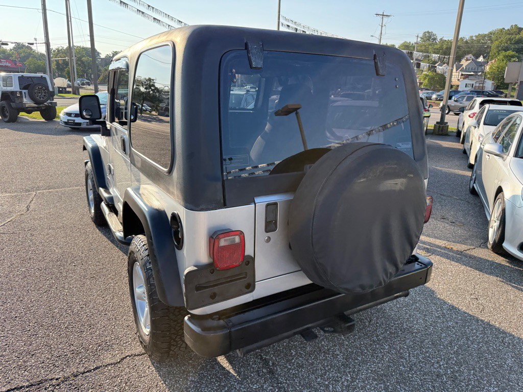 2004 Jeep Wrangler Image 8