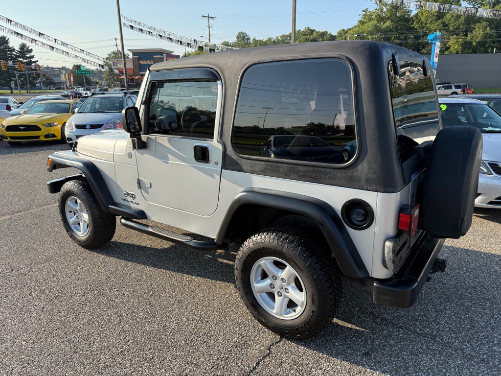 2004 Jeep Wrangler Image 9