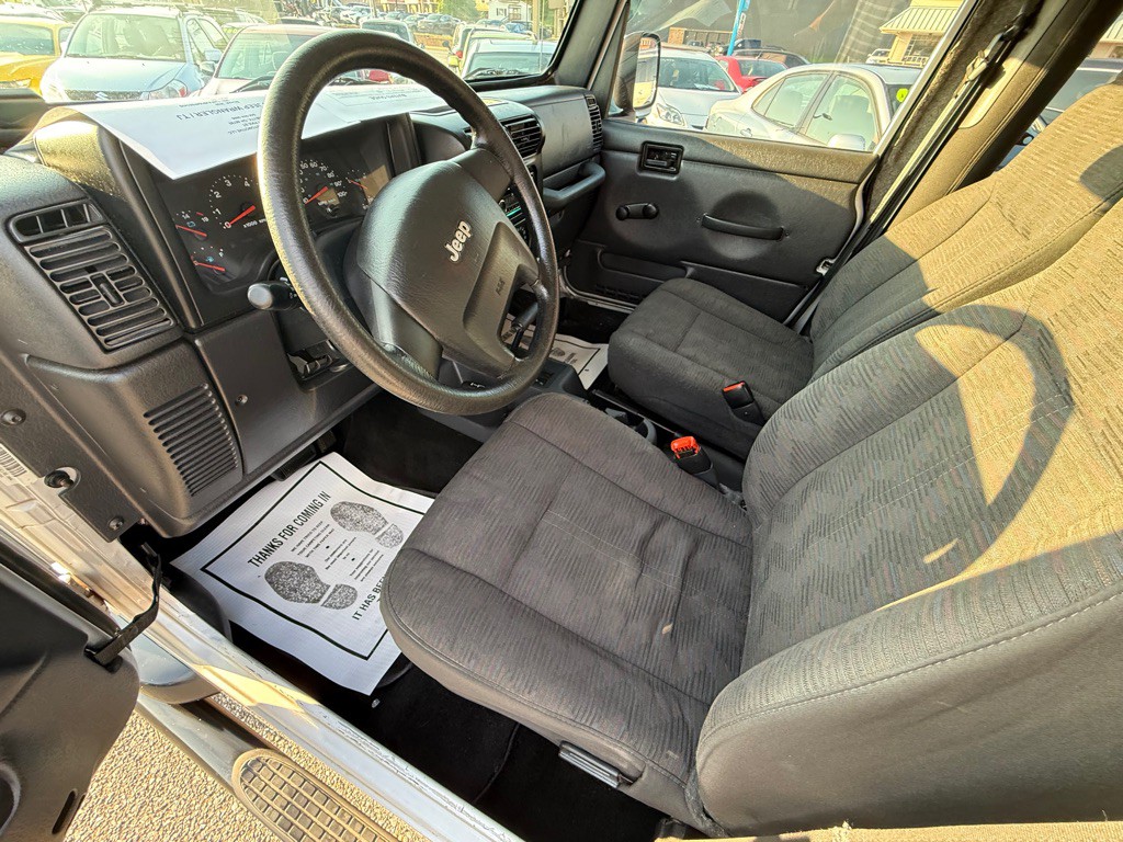 2004 Jeep Wrangler Image 11