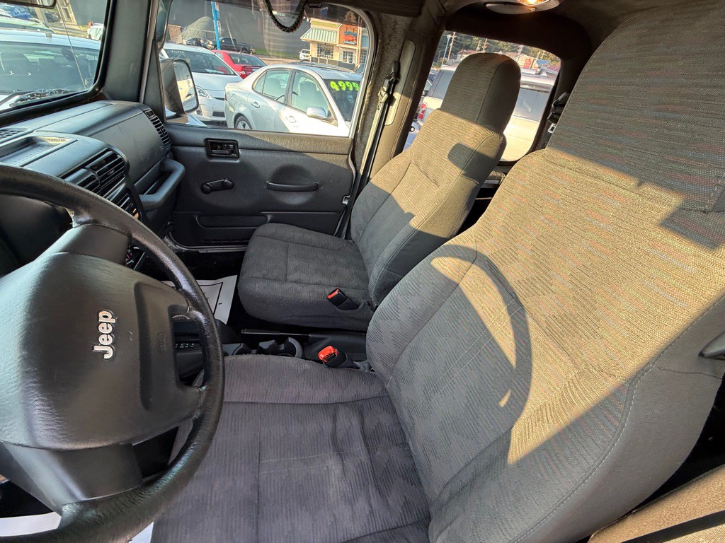 2004 Jeep Wrangler Image 12