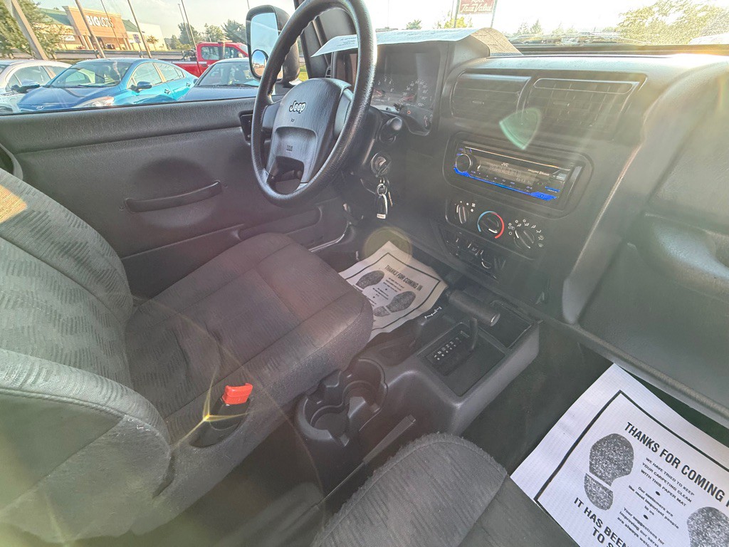 2004 Jeep Wrangler Image 16