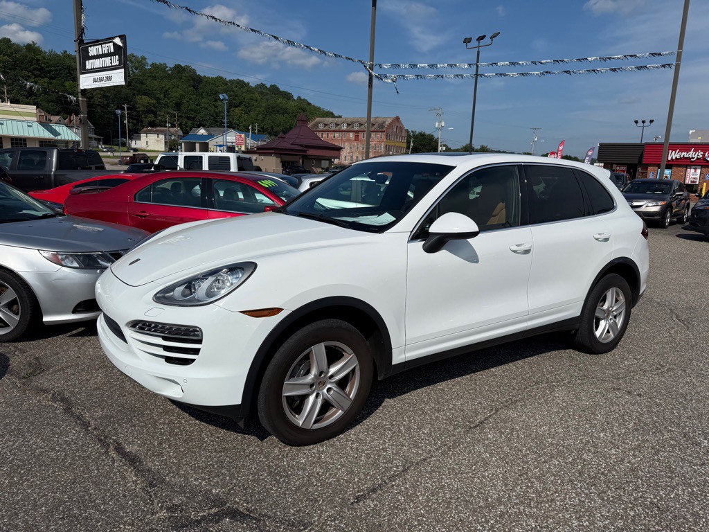 2013 Porsche Cayenne Image 2