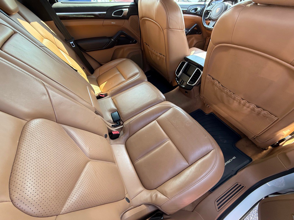 2013 Porsche Cayenne Image 15
