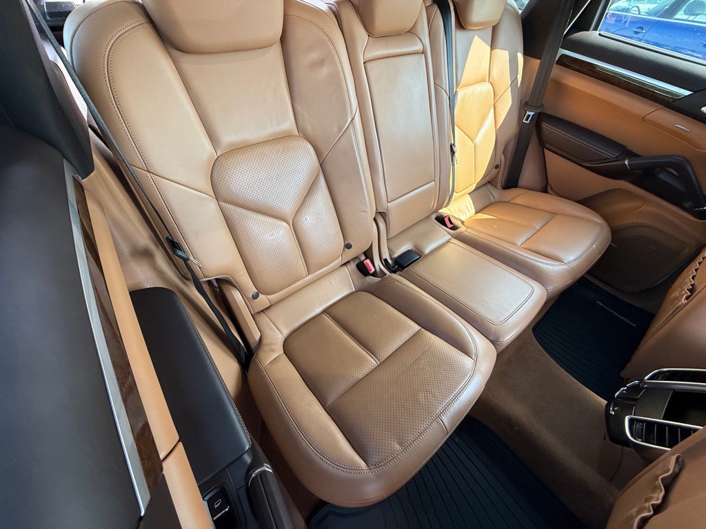 2013 Porsche Cayenne Image 18