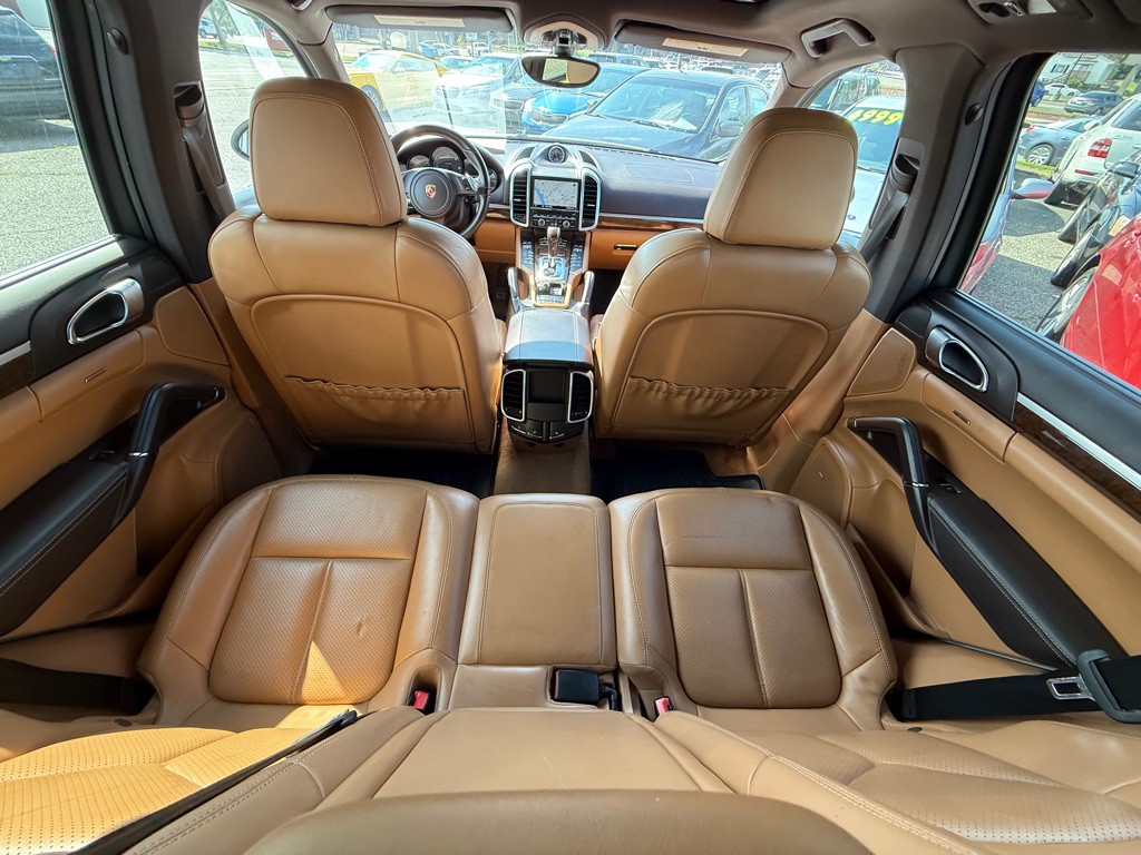 2013 Porsche Cayenne Image 20