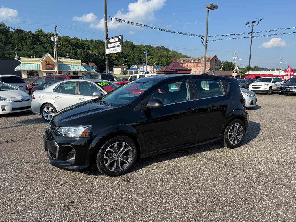 2017 Chevrolet Sonic Image 1