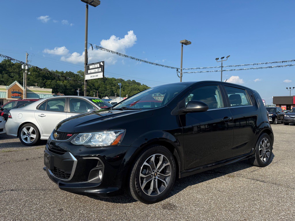 2017 Chevrolet Sonic Image 3