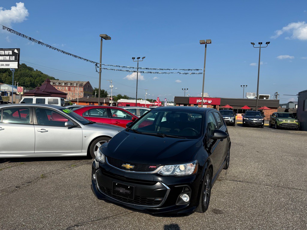 2017 Chevrolet Sonic Image 4