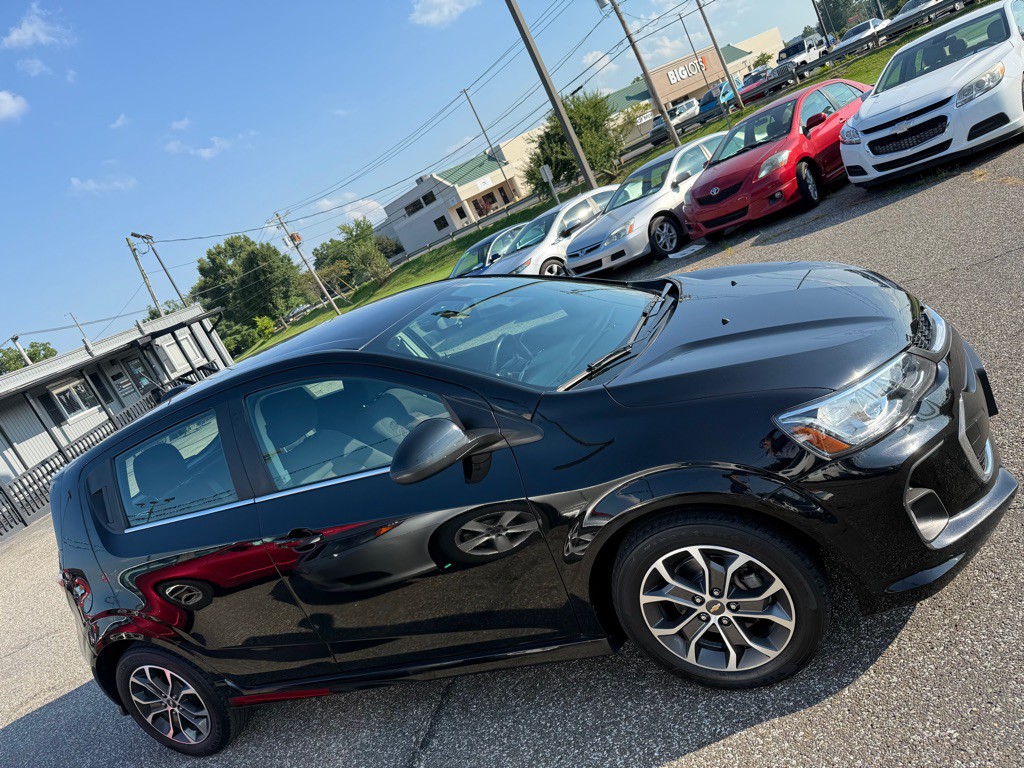 2017 Chevrolet Sonic Image 7