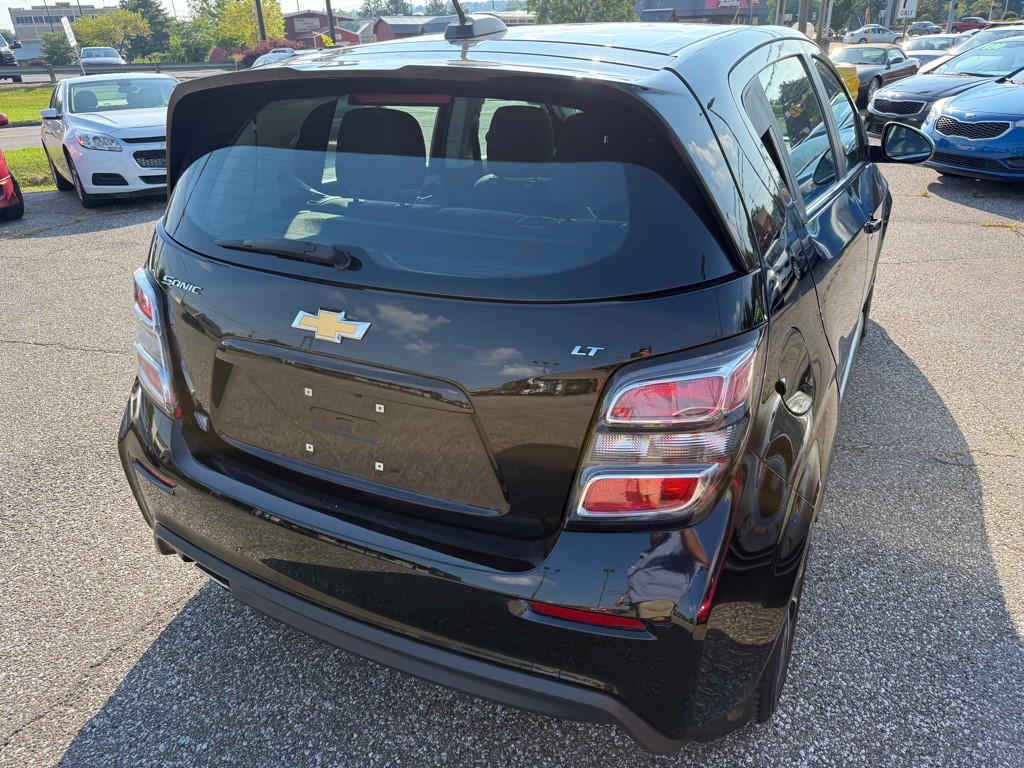 2017 Chevrolet Sonic Image 8